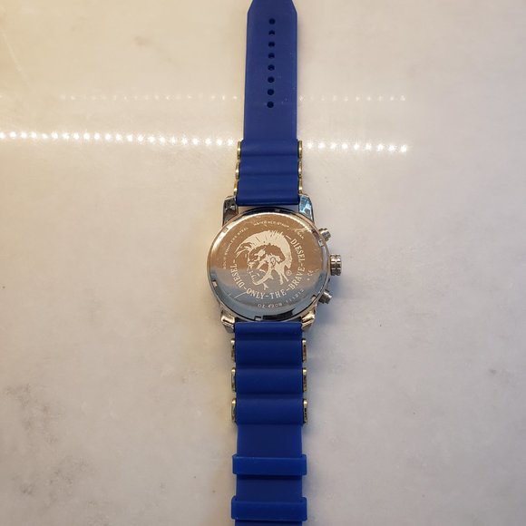 Silver Diesel Watch with Blue Rubber Strap, model DZ-4208, Tested-works - Picture 8 of 12